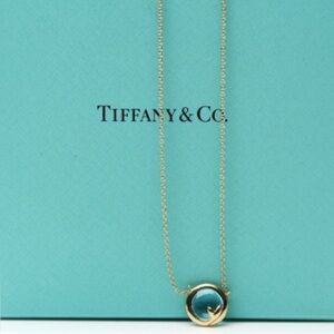 Minimalist Gold Necklace with Delicate Chain